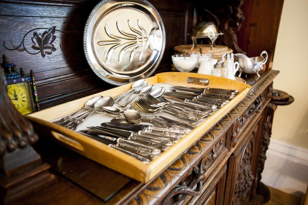 Molland Manor House Bed & Breakfast Сандвіч Екстер'єр фото