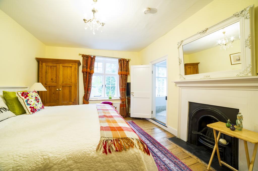 Molland Manor House Bed & Breakfast Сандвіч Екстер'єр фото