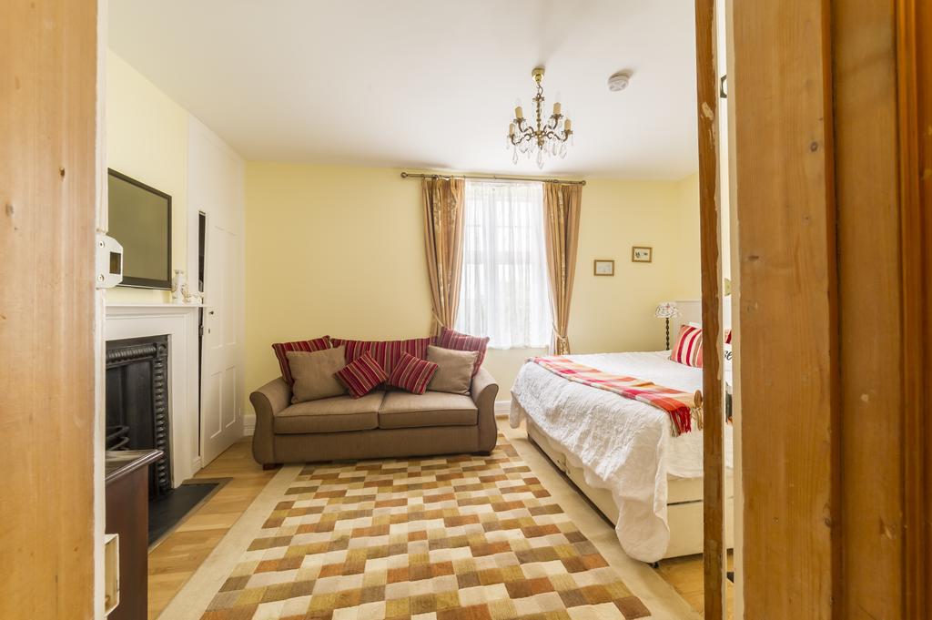 Molland Manor House Bed & Breakfast Сандвіч Екстер'єр фото